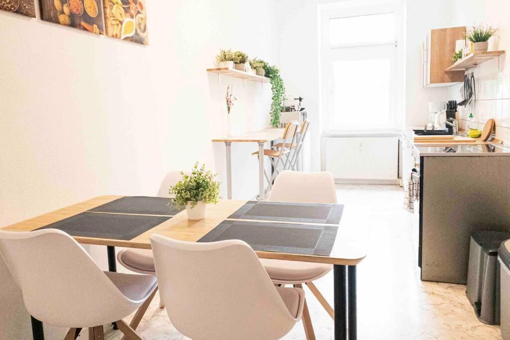 Top Moderne Wohnung In Leipziger Altbau - Netflix Inklusive Экстерьер фото