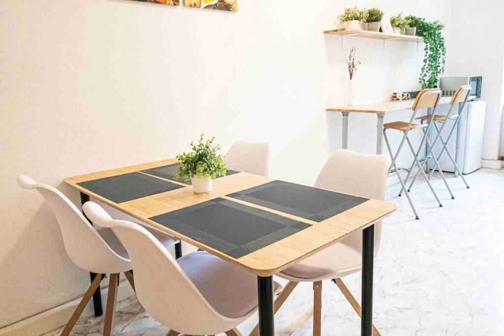 Top Moderne Wohnung In Leipziger Altbau - Netflix Inklusive Экстерьер фото