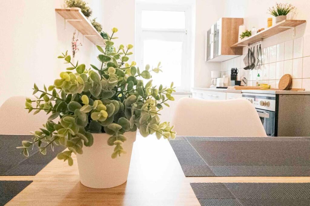 Top Moderne Wohnung In Leipziger Altbau - Netflix Inklusive Экстерьер фото